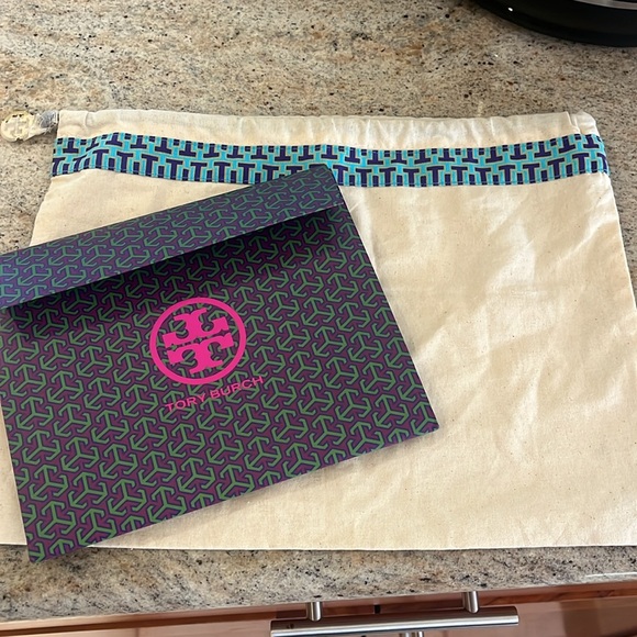 Tory Burch Small Cream Dust Bag & Gift Box/Bag 🆕 - Picture 1 of 5